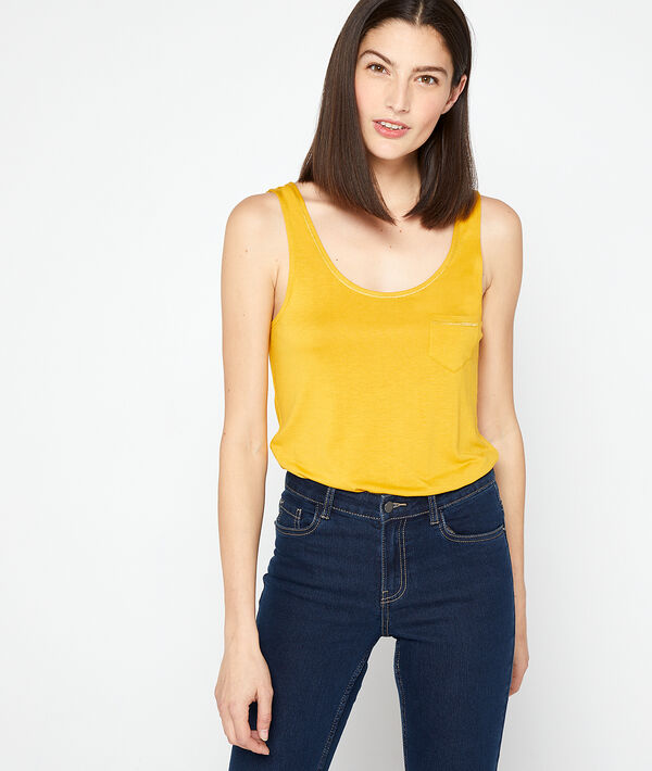 Camiseta lisa con detalles metalizados Camiseta lisa con detalles metalizados