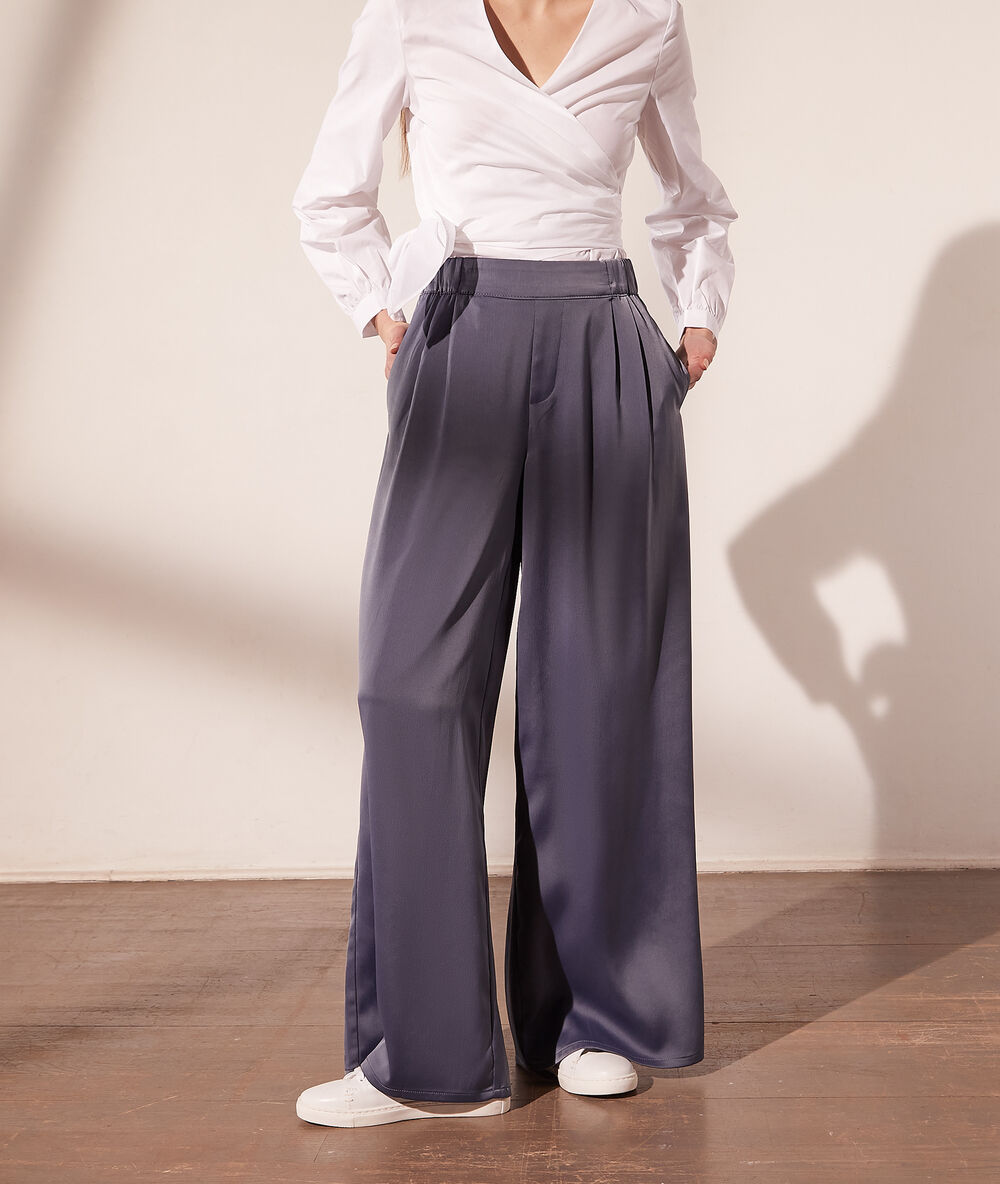 Pantalón ancho satinado carbón.