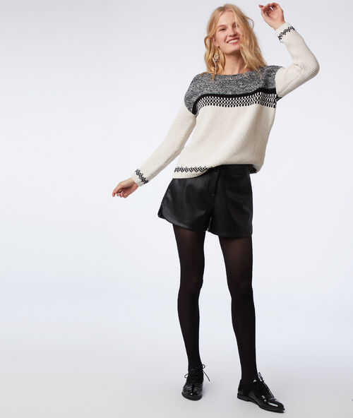 Pantalón corto efecto piel negro.