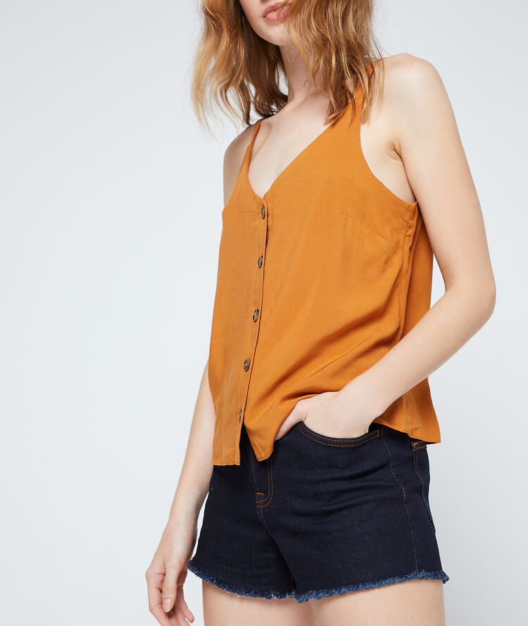 Camiseta vaporoso abotonada ocre.