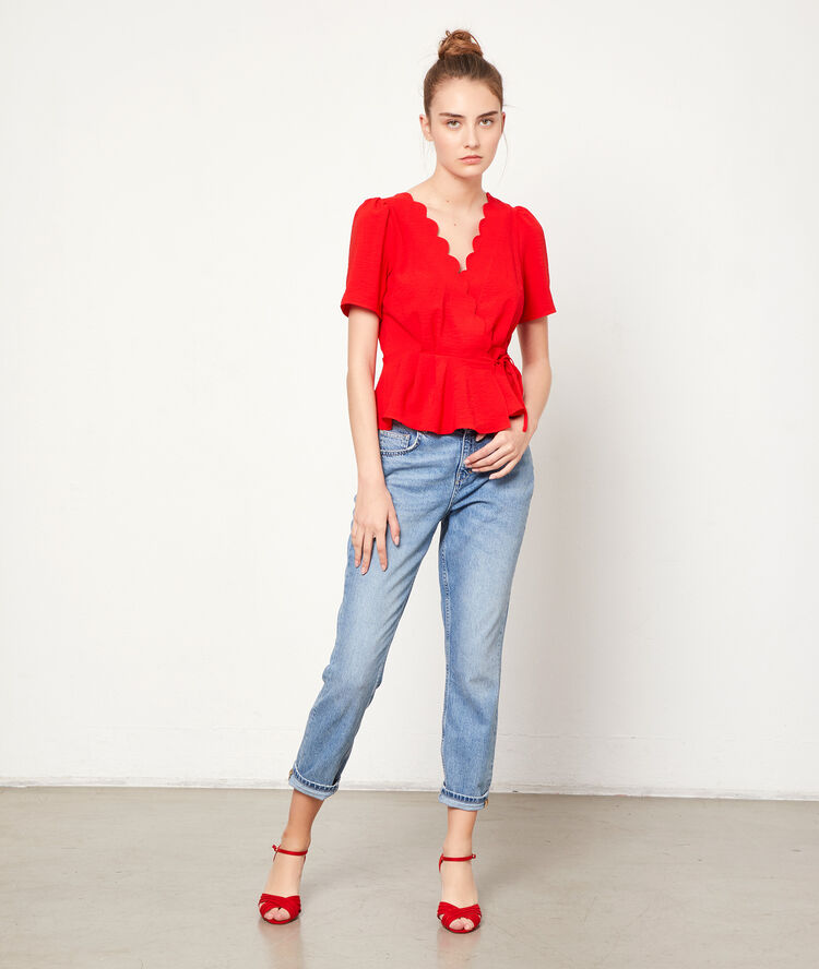 Blusa escote cruzado rojo.