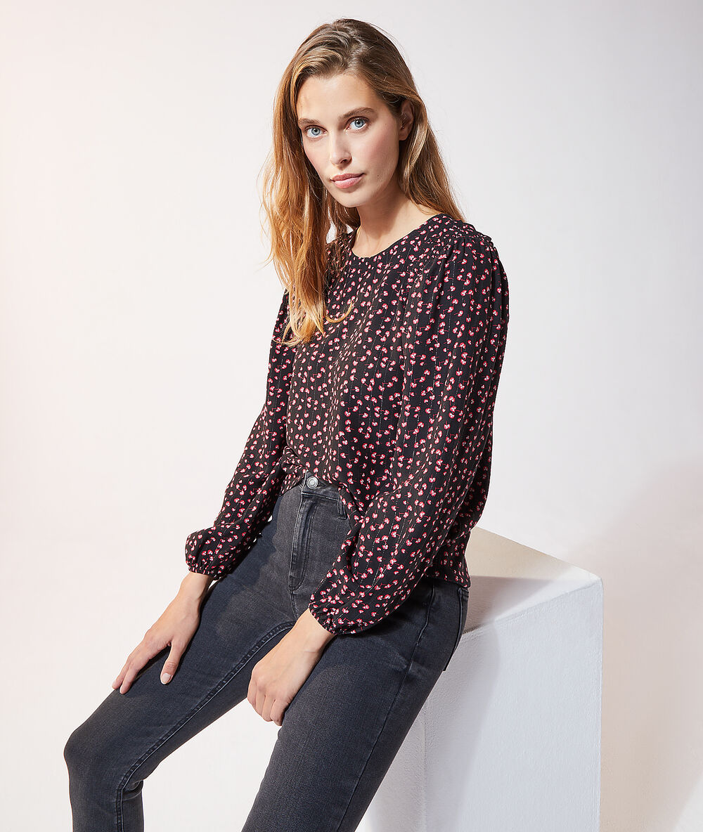 Blusa estampada negro.
