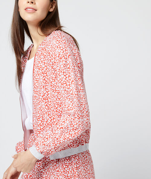 Chaqueta estampado floral carm&iacute;n.