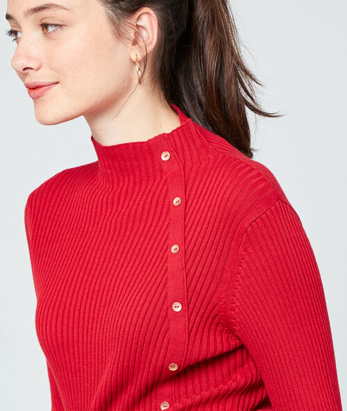 Su&eacute;ter acanalado cuello alto carm&iacute;n.