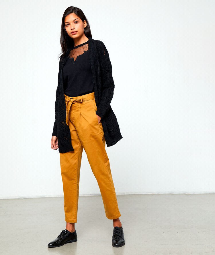 Chaqueta de punto calado negro.
