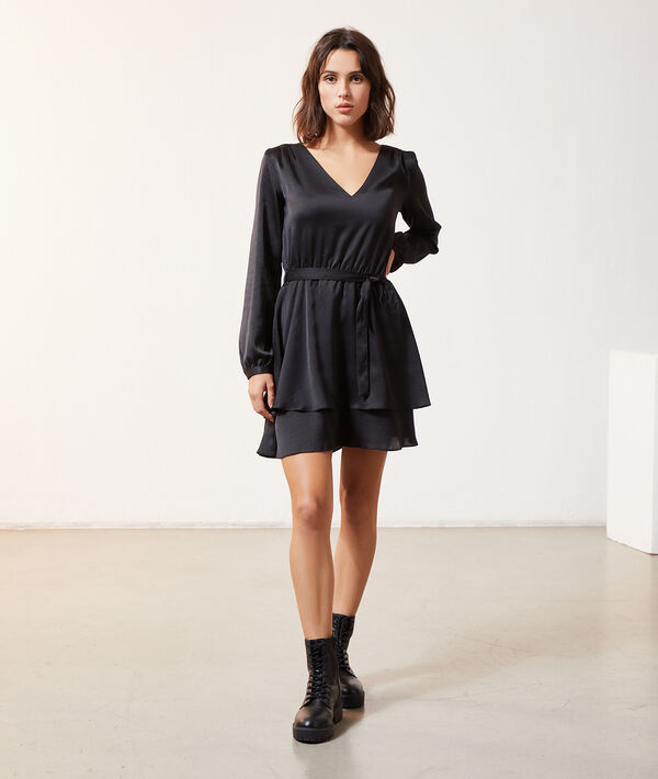 Robe satinée ceinturée Robe satinée ceinturée