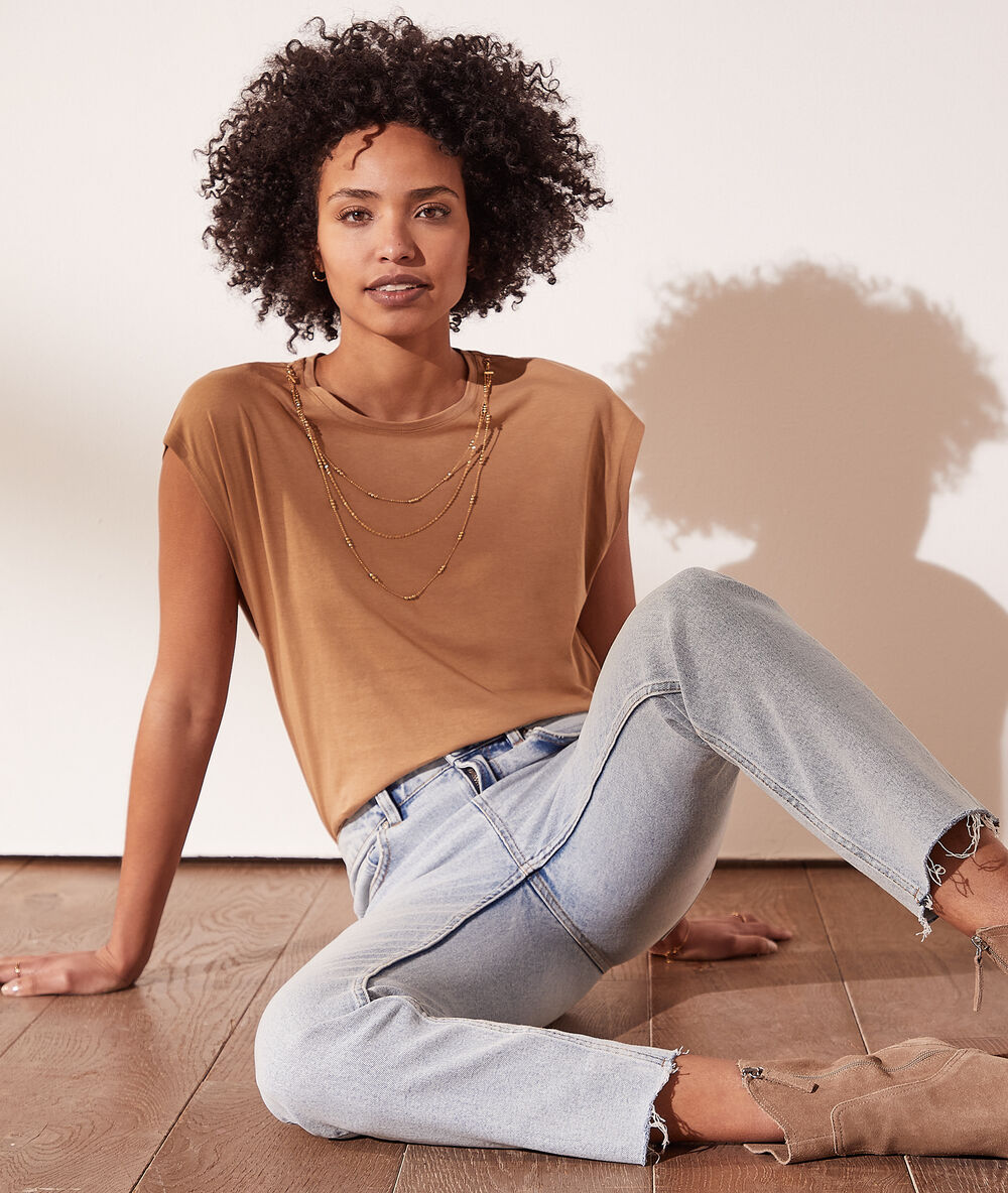 Camiseta con collar extraíble c.camel.