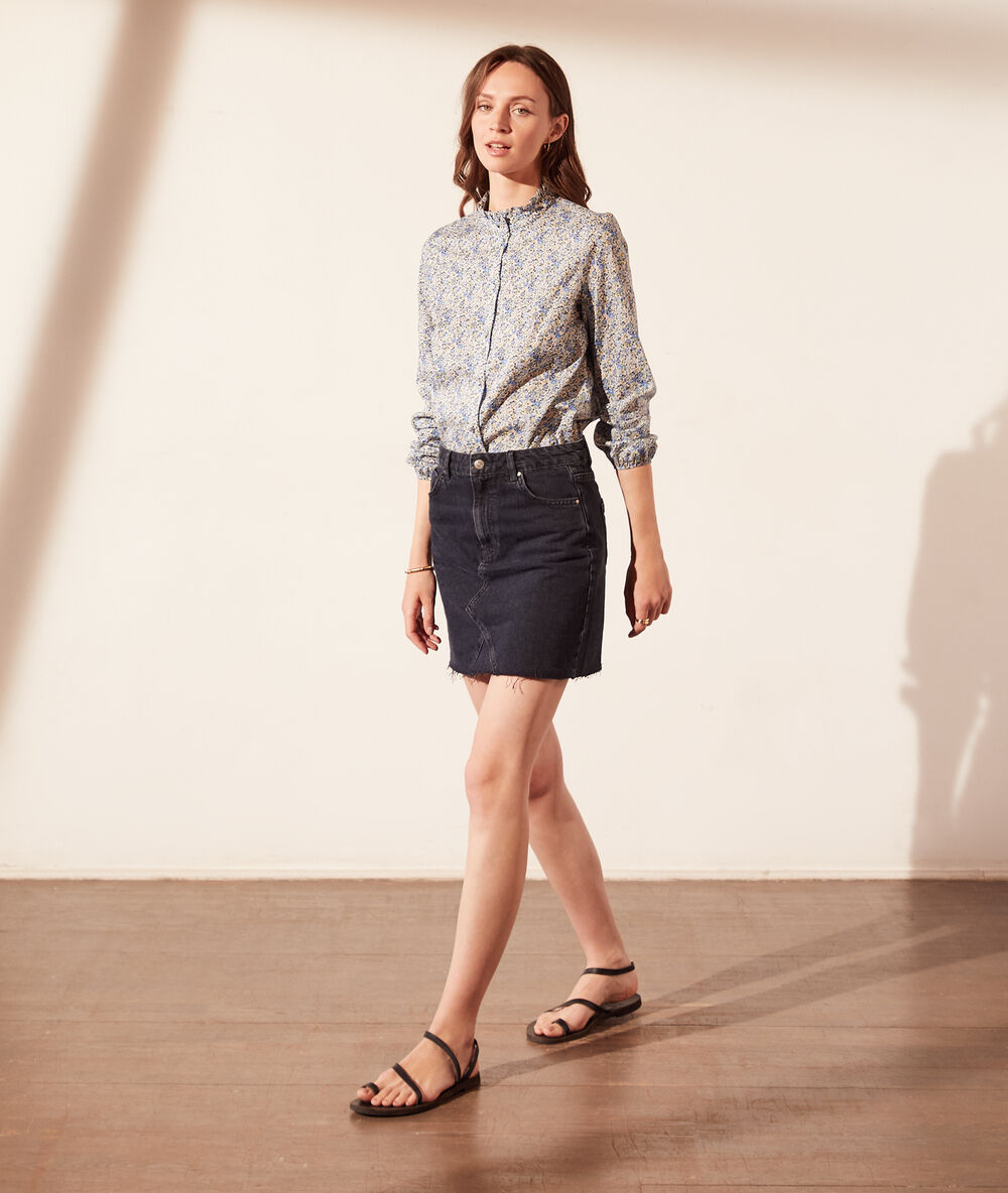 Camisa tejido liberty azul.