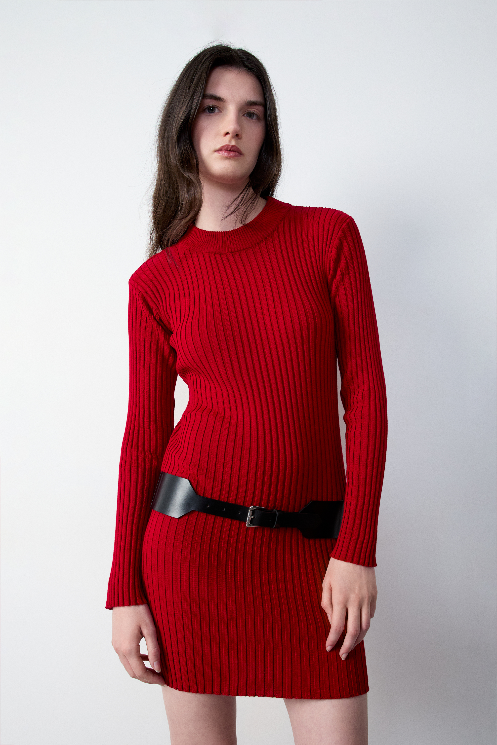 Robe courte rouge sans manches